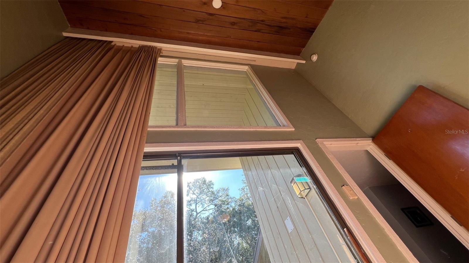 GRENELEFE ABBEY COURT CONDO UNIT 01 PH 0 - Residential