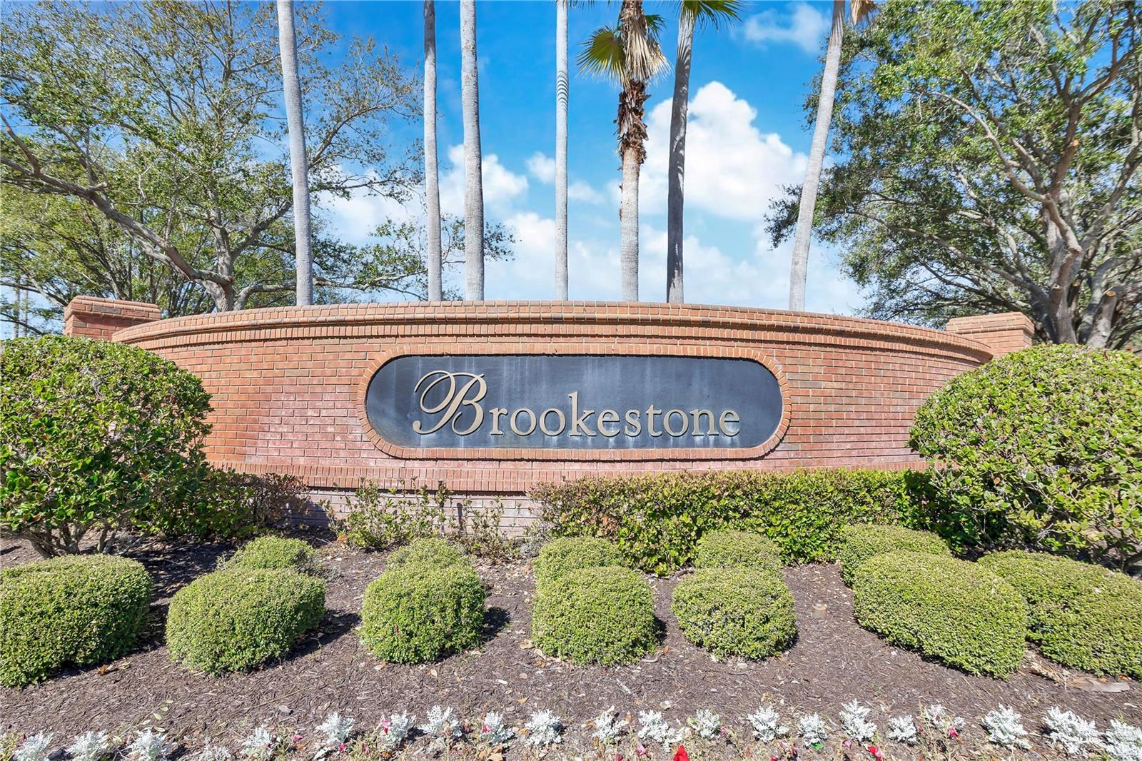 BROOKSTONE 43/47 - Residential