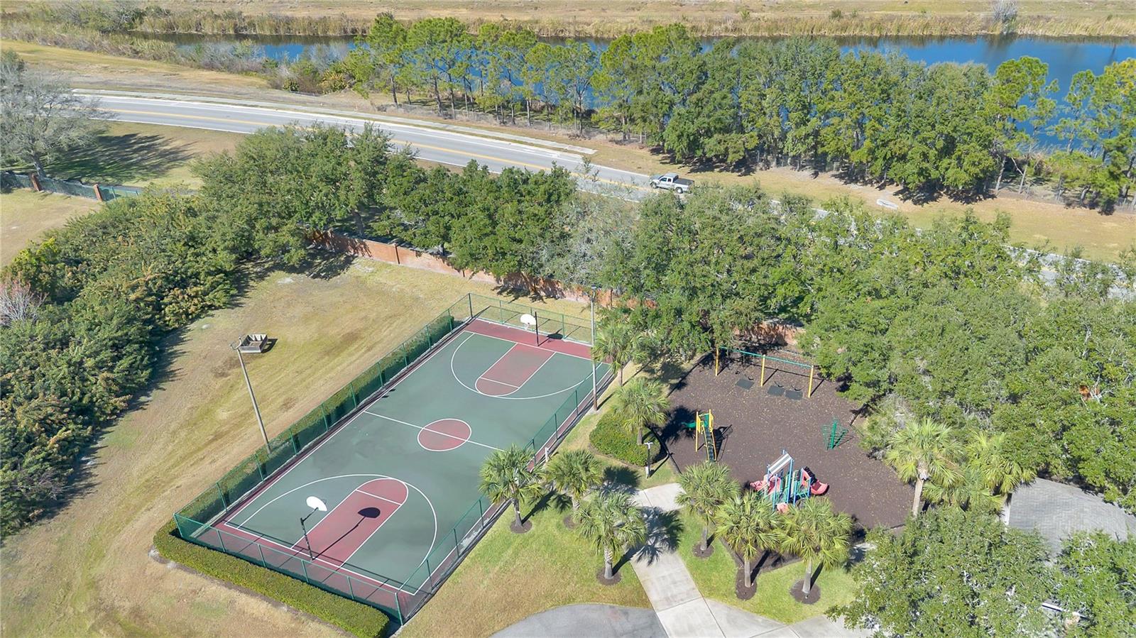 BROOKSTONE 43/47 - Residential