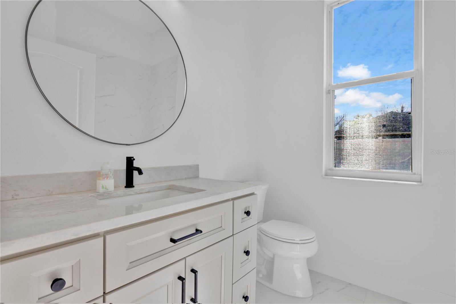 BROOKSTONE 43/47 - Residential