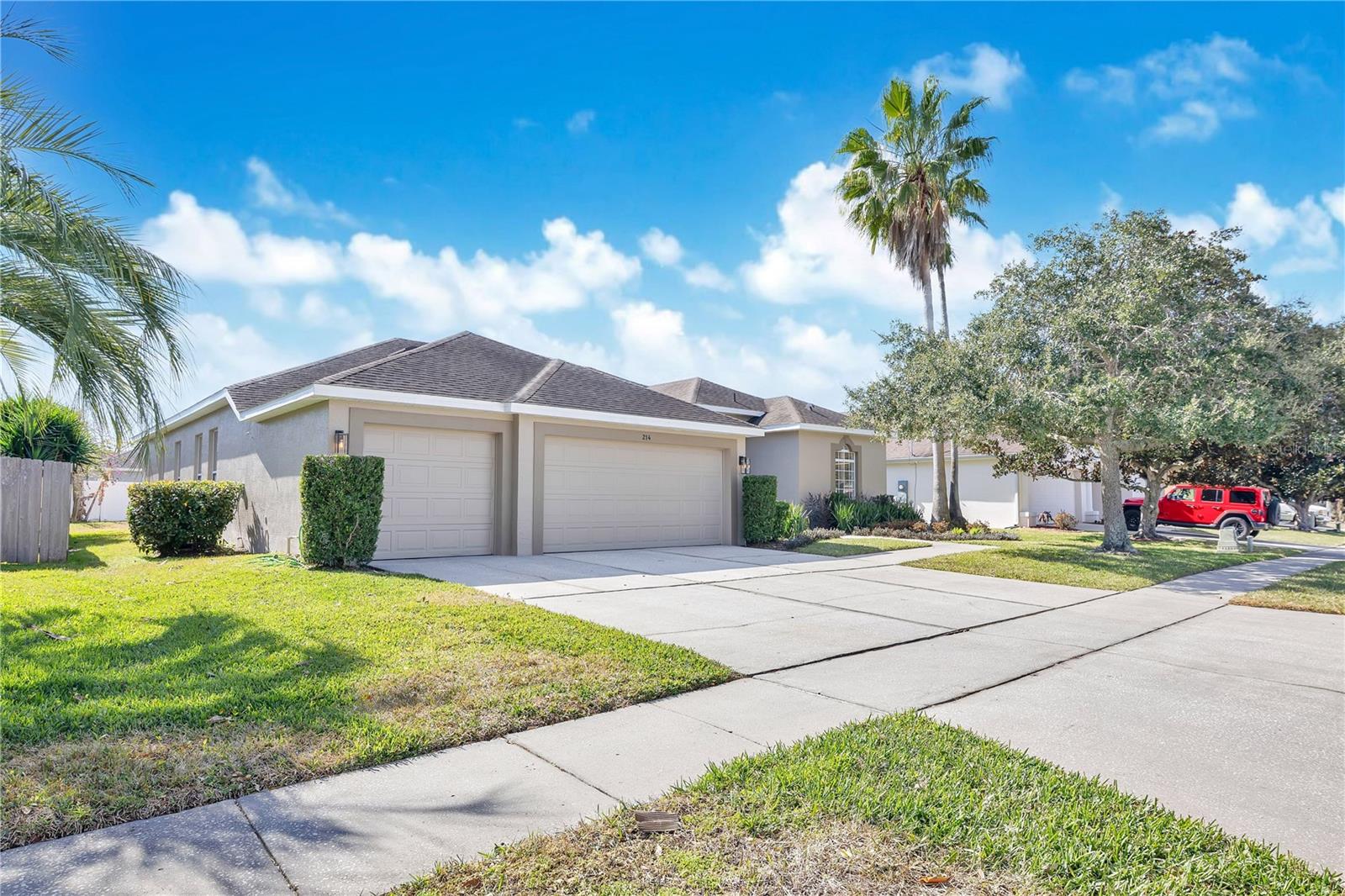 BROOKSTONE 43/47 - Residential