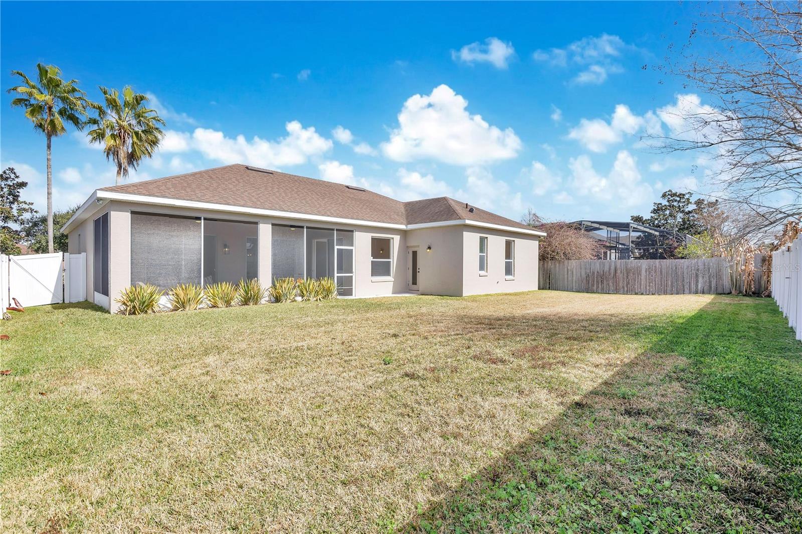 BROOKSTONE 43/47 - Residential