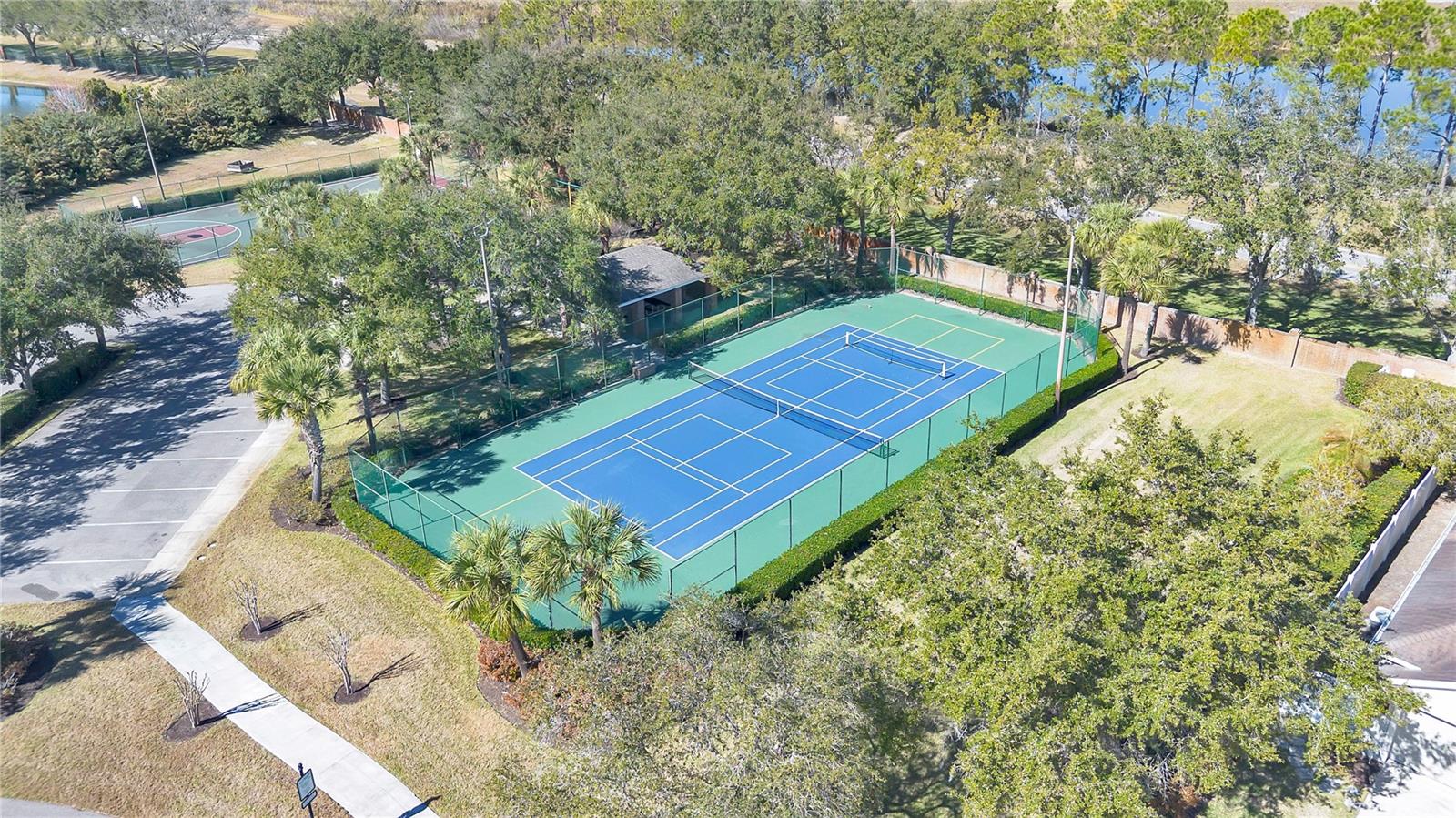 BROOKSTONE 43/47 - Residential