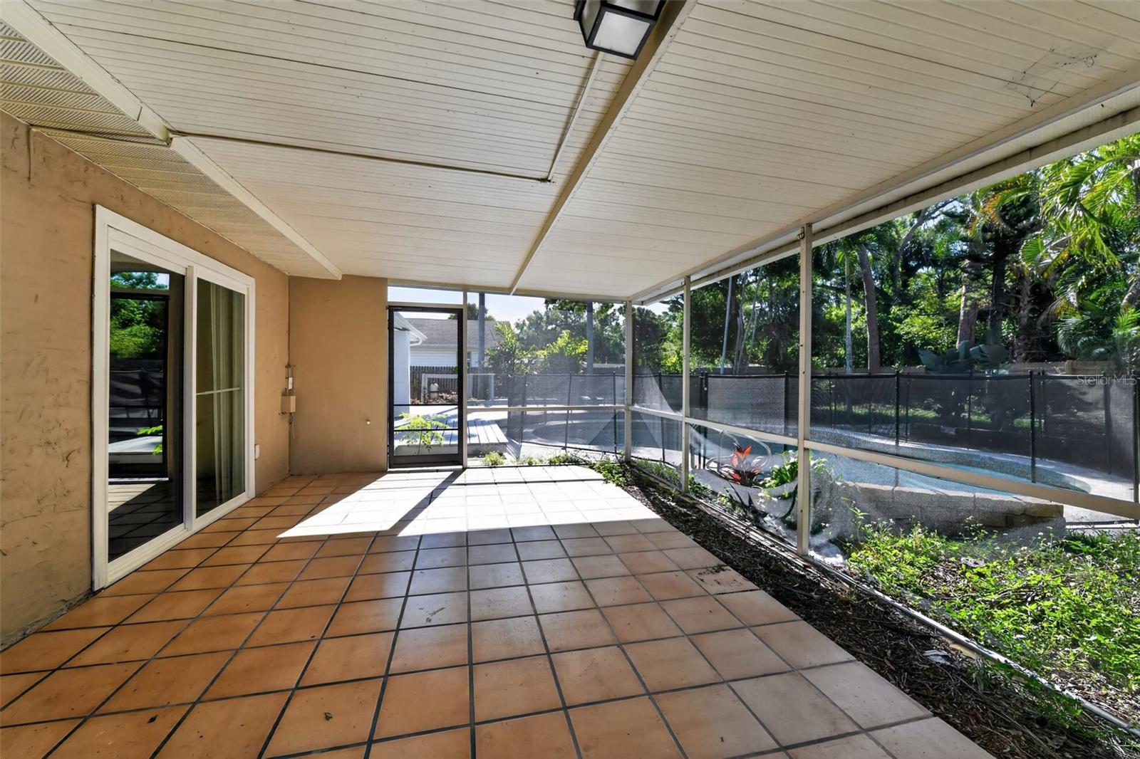 ARMSTRONG ACRES SURV LT 1 R - Residential