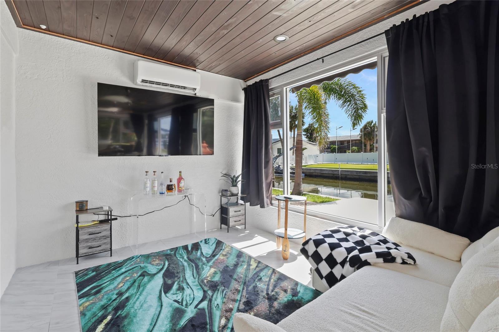 BAY VIEW SHORES - Residential