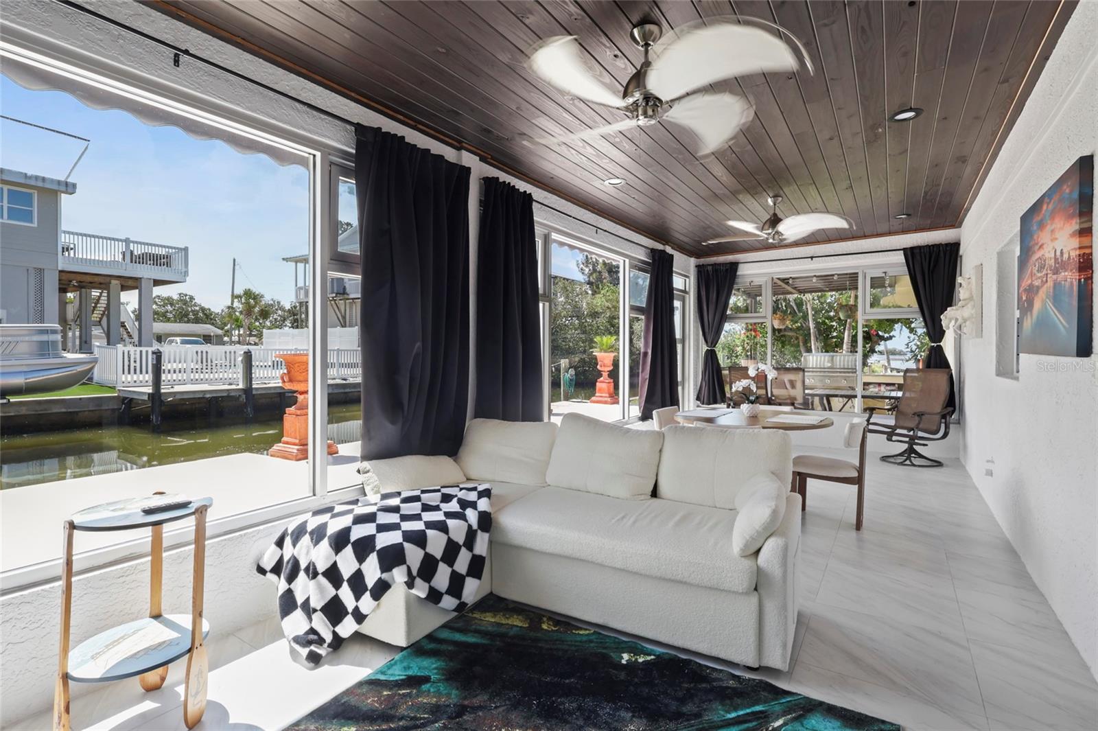 BAY VIEW SHORES - Residential