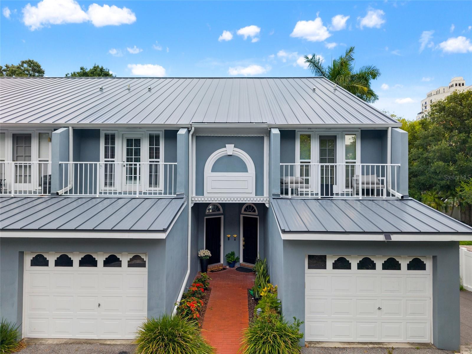 One Block Off Bayshore. A+ Rated Schools. Jaw-Dropping Updates. Welcome to the South Tampa lifestyle you’ve been dreaming of — a fully updated, three-bedroom, three and a half-bath luxury townhome just one block from the iconic Bayshore Boulevard and a short stroll to the vibrant Howard Avenue/SoHo dining and nightlife scene.
Set in an A-rated school district across elementary, middle, and high school, this condo lives like a single family home and blends high design with everyday convenience — all tucked away in flood zone X, meaning no flood insurance required.
Step inside to find a stylish, turn-key interior that shines with new paint, an updated kitchen, and a sytlish renovation of all three bathrooms, each one featuring sleek, modern touches worthy of a design magazine. The main living level features a spacious family room with a fireplace, open-concept kitchen and dining, and a powder bath for guests. Slide open the glass doors and step out to the expansive private patio with built-in seating — the ultimate setting for al fresco dinners, Gasparilla Parade parties, and weekend lounging under the stars.
Upstairs, the spacious primary suite boasts vaulted ceilings and a generous walk-in closet, while a second family room/loft offers flexible space for a home office, gym, or media lounge. A front-facing guest bedroom with vaulted ceiling, its own private balcony and adjacent full bath completes the second floor. Head up to the third level to find a sprawling third bedroom with vaulted ceilings, walk-in closet and an en-suite bath — a perfect private space for guests, teens, or a luxe home studio.
Other highlights include a brand-new metal roof (2025), 2 brand new AC units, attached one-car garage, ample street parking, and a low-maintenance lifestyle with the HOA covering all exterior upkeep (roof & paint), water, and garbage.
With Bayshore’s scenic running path practically at your doorstep, walkability to SoHo hotspots, and quick access to Tampa’s top restaurants, shopping, and nightlife — this is more than a home. It’s a lifestyle upgrade.
Don’t miss this rare opportunity to own in one of South Tampa’s most coveted locations.
