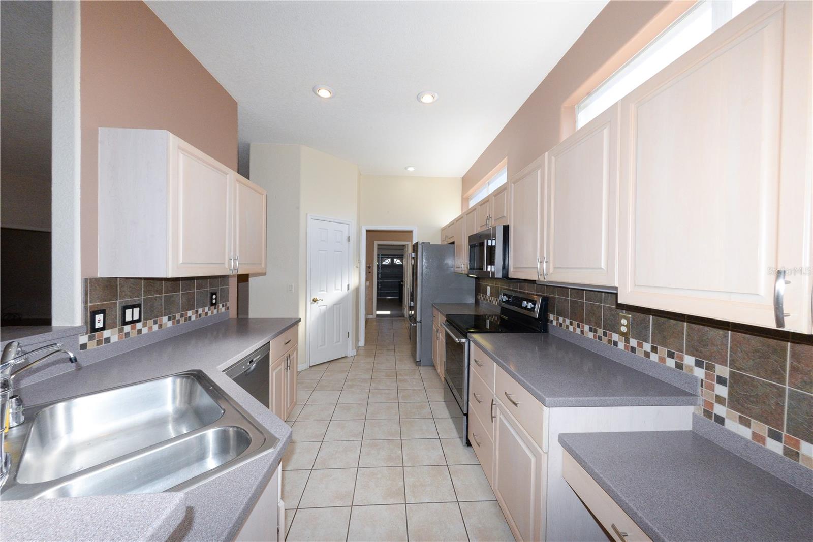 SEMINOLE LAKES PH 01 - Residential