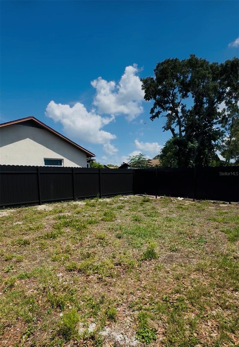 EXECUTIVE WOODS - Residential