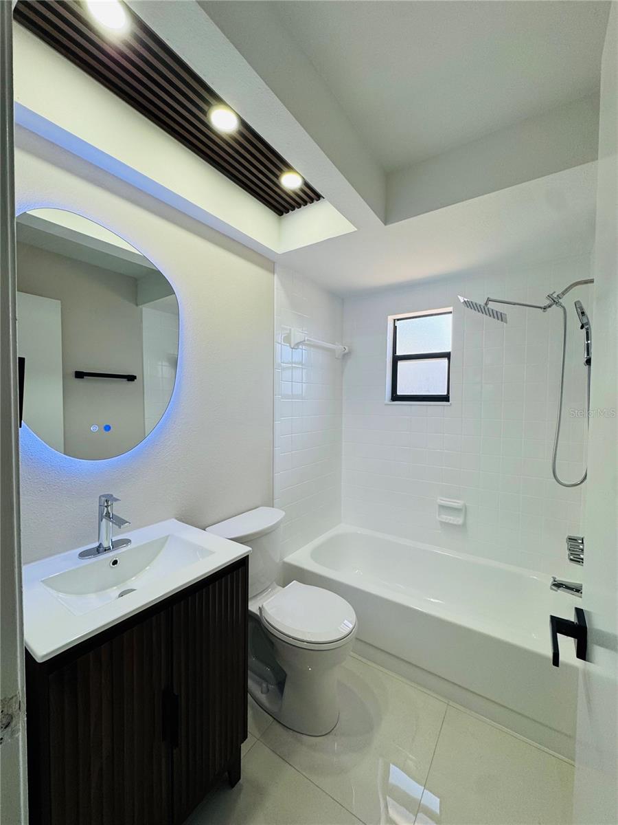 EXECUTIVE WOODS - Residential