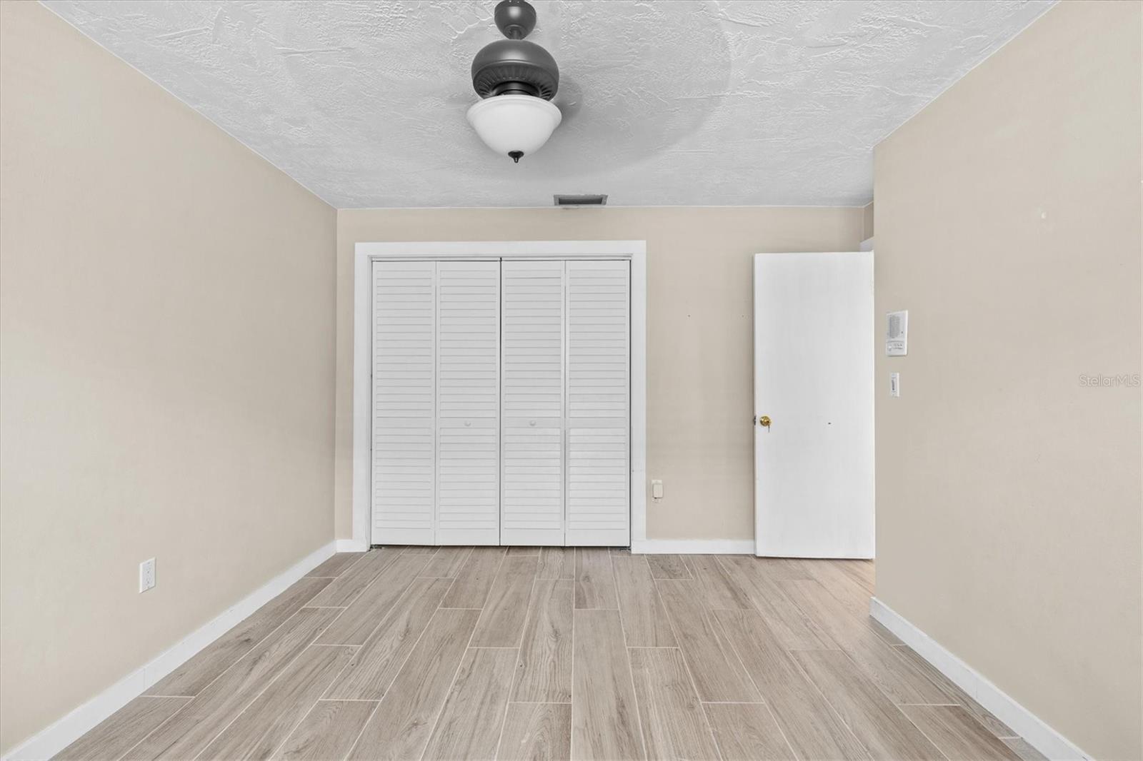 SPANISH ACRES - Residential