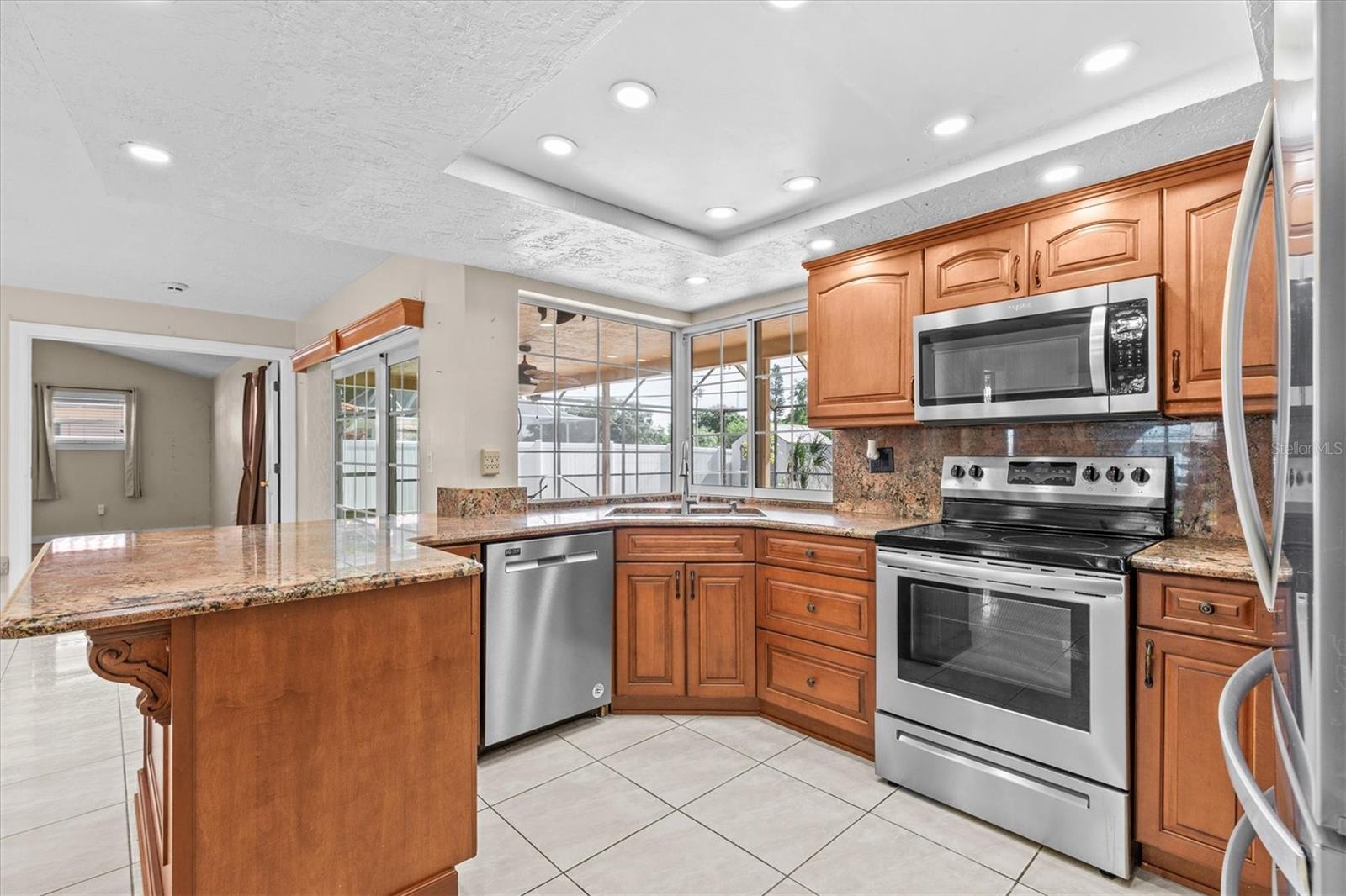 SPANISH ACRES - Residential