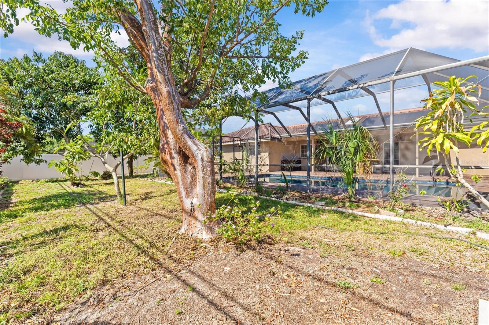 SPANISH ACRES - Residential