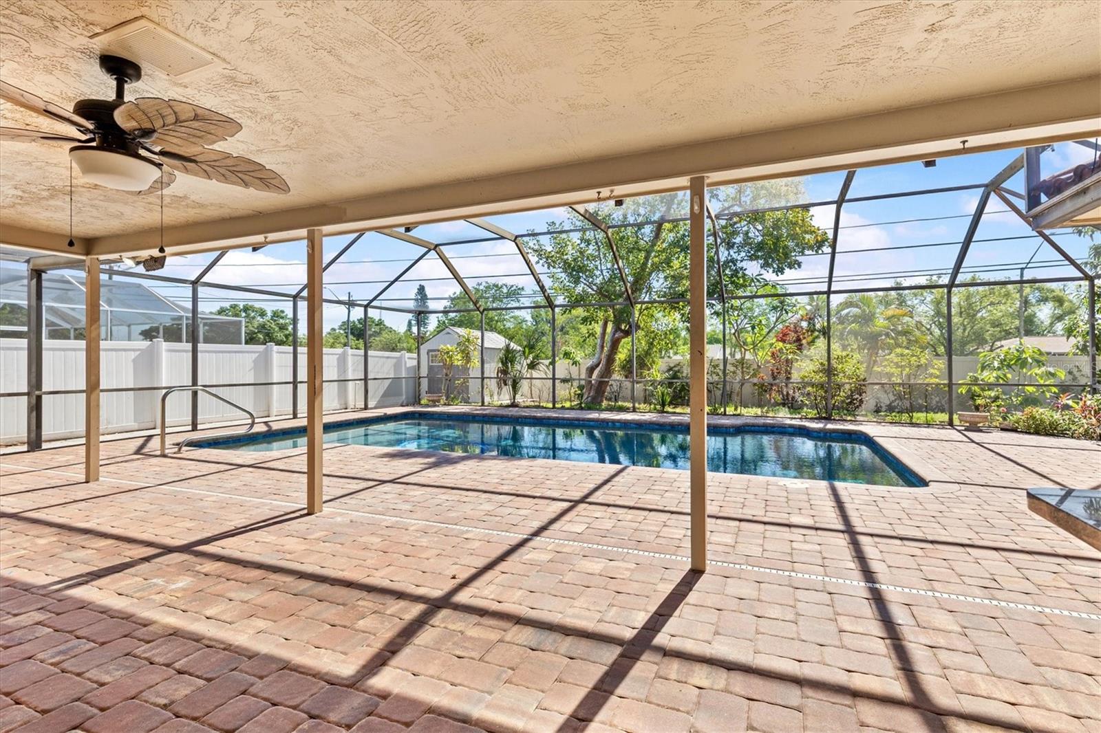 SPANISH ACRES - Residential