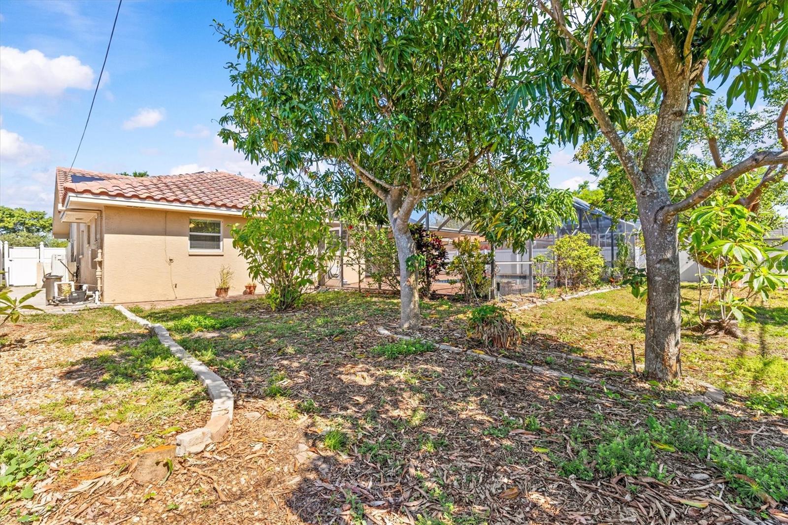 SPANISH ACRES - Residential