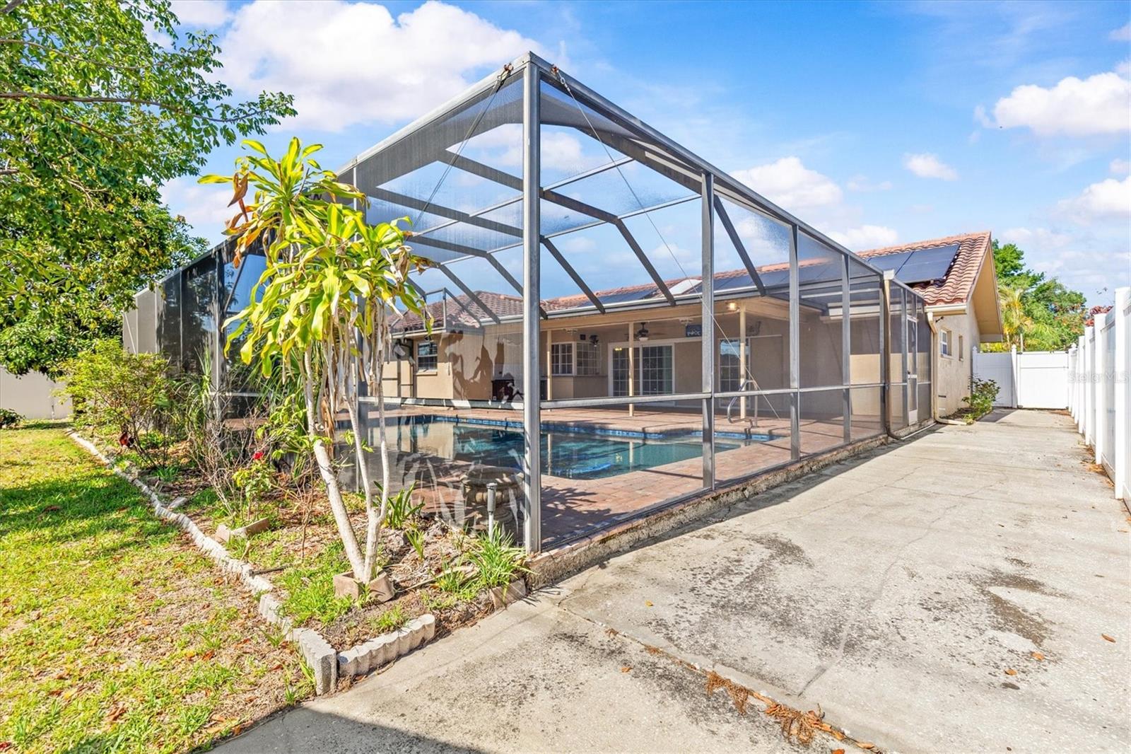 SPANISH ACRES - Residential