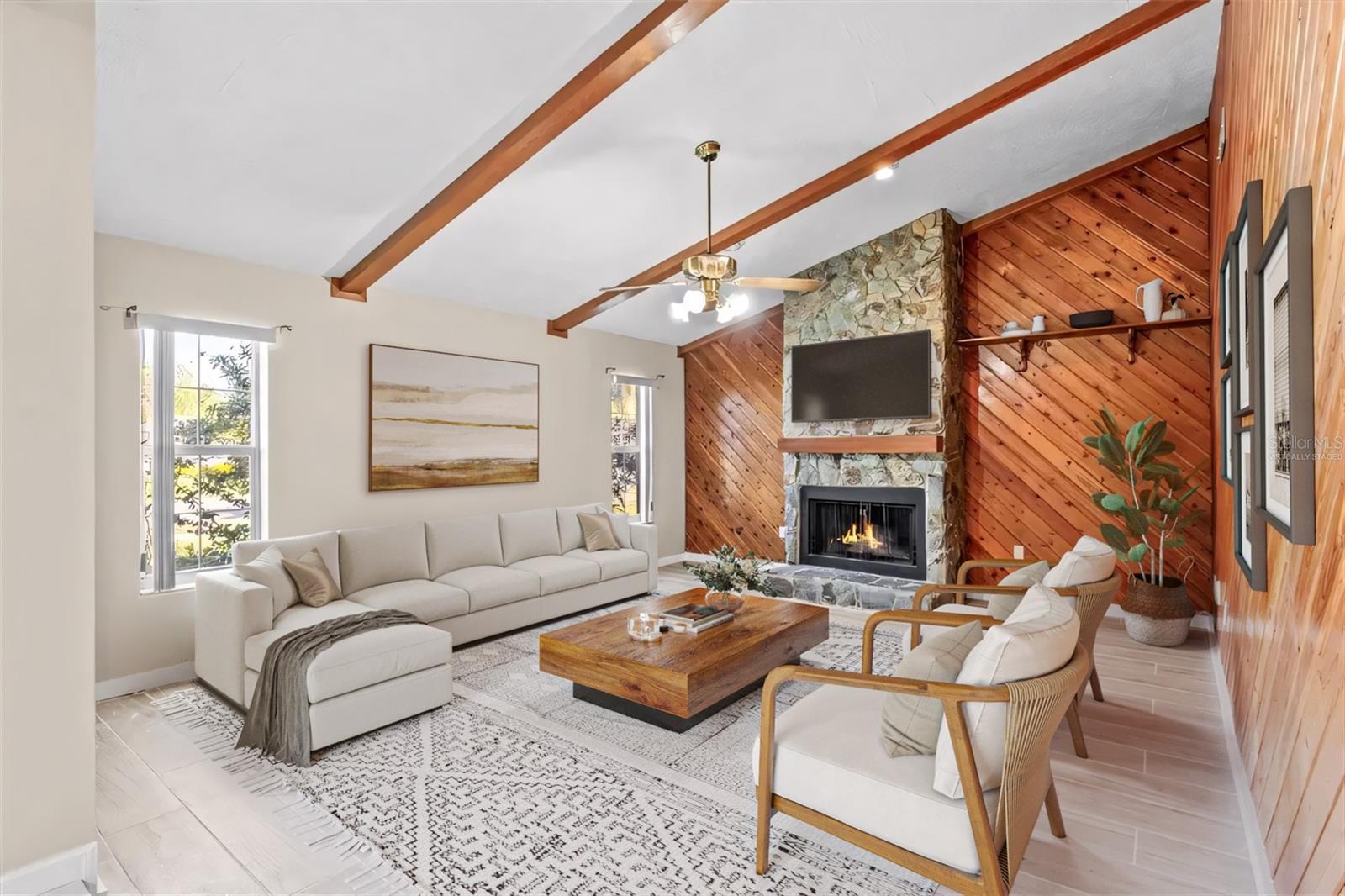 SPANISH ACRES - Residential