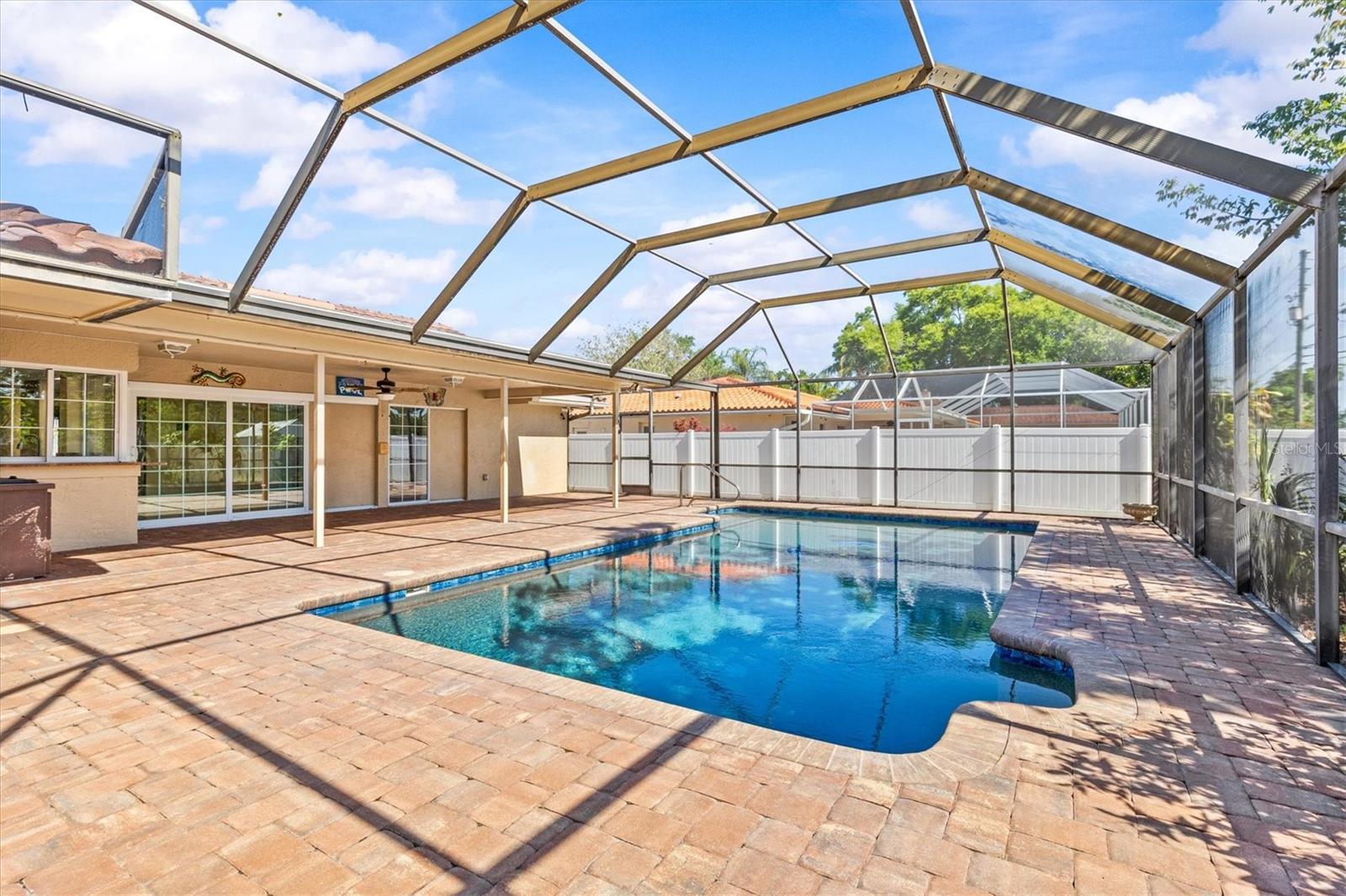 SPANISH ACRES - Residential
