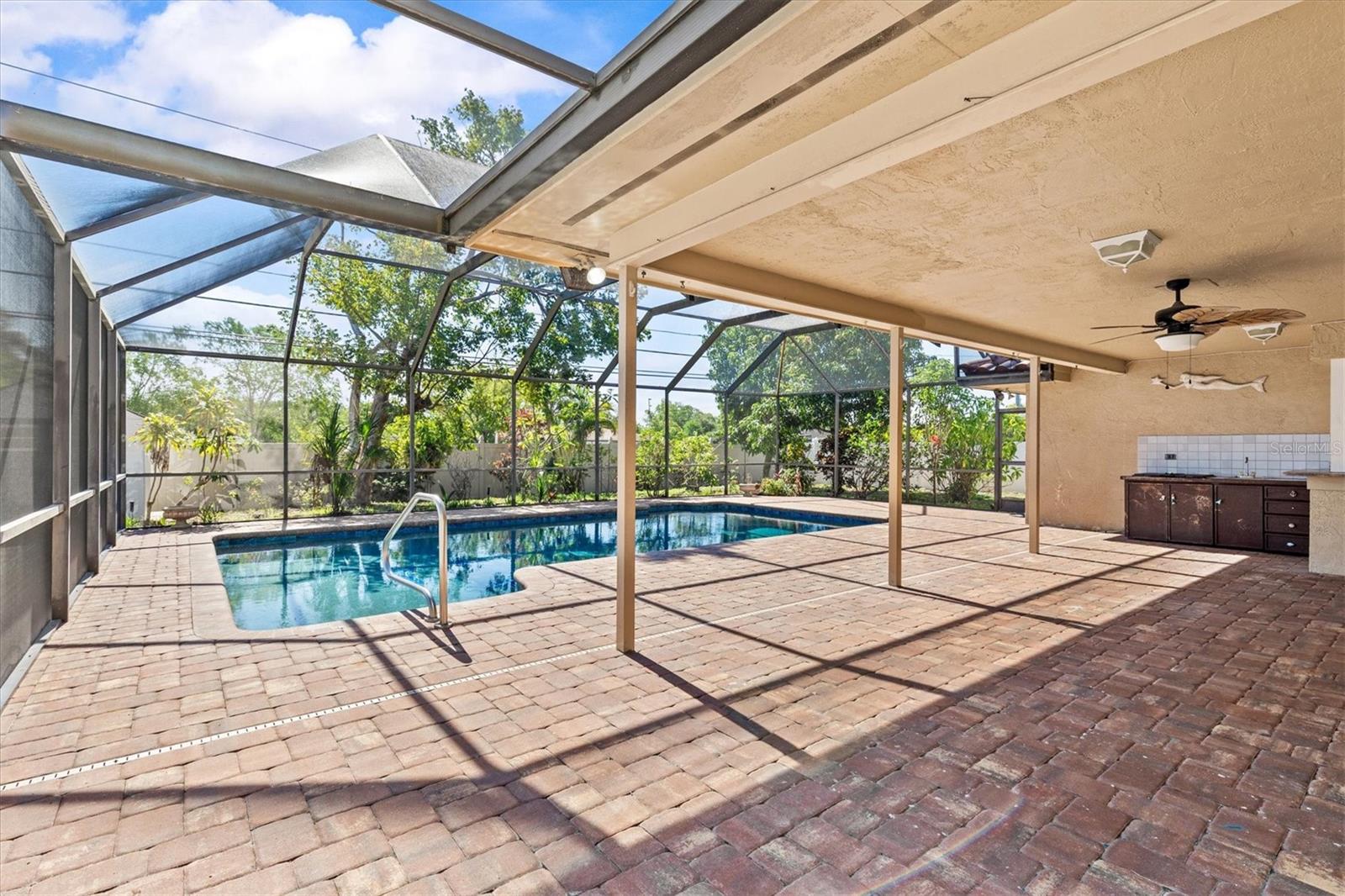 SPANISH ACRES - Residential