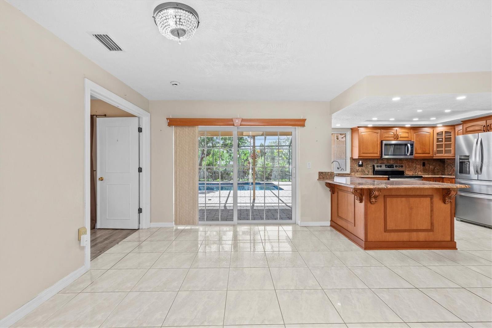 SPANISH ACRES - Residential