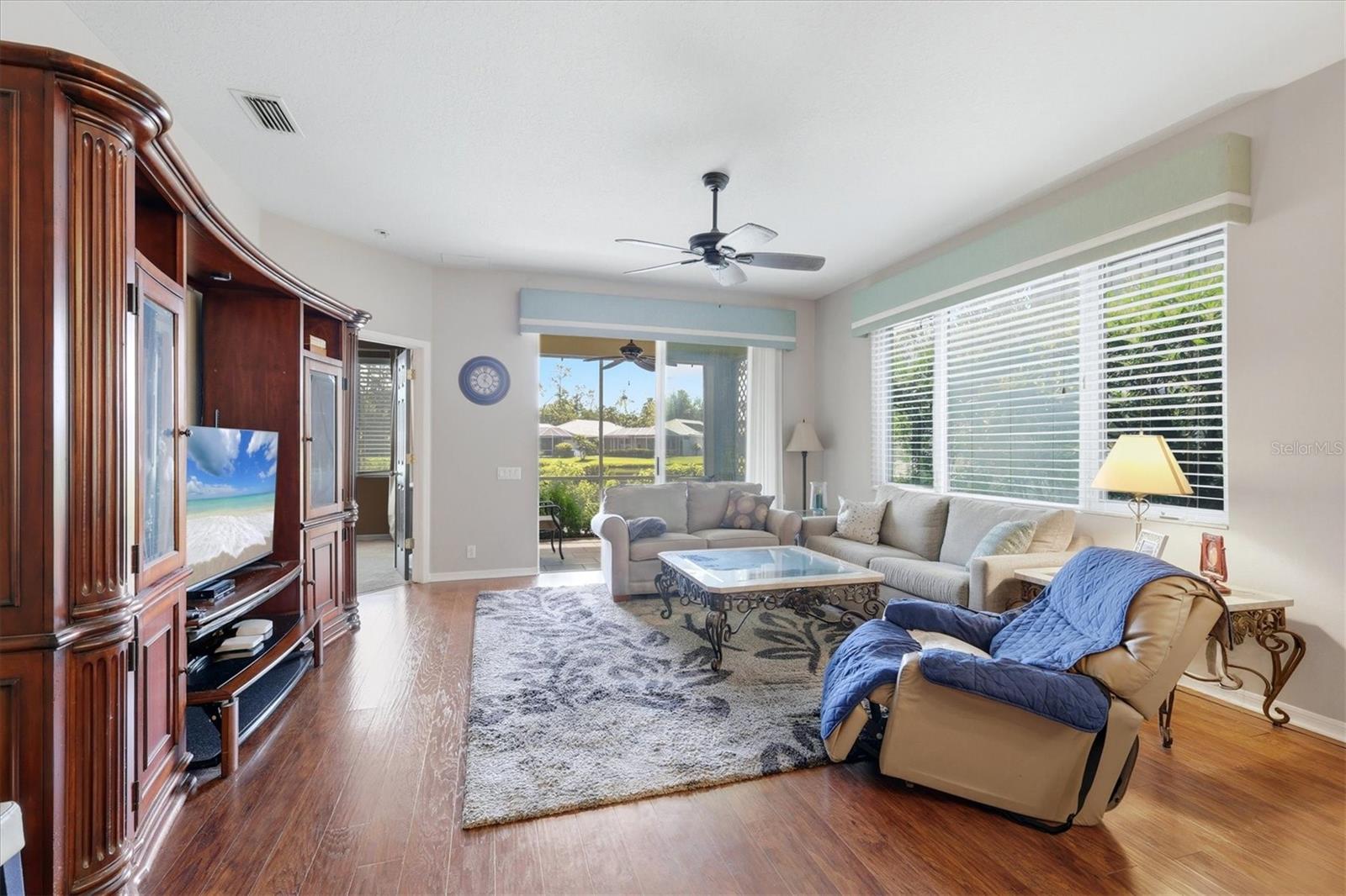 ROSEDALE 8 WESTBURY LAKES - Residential