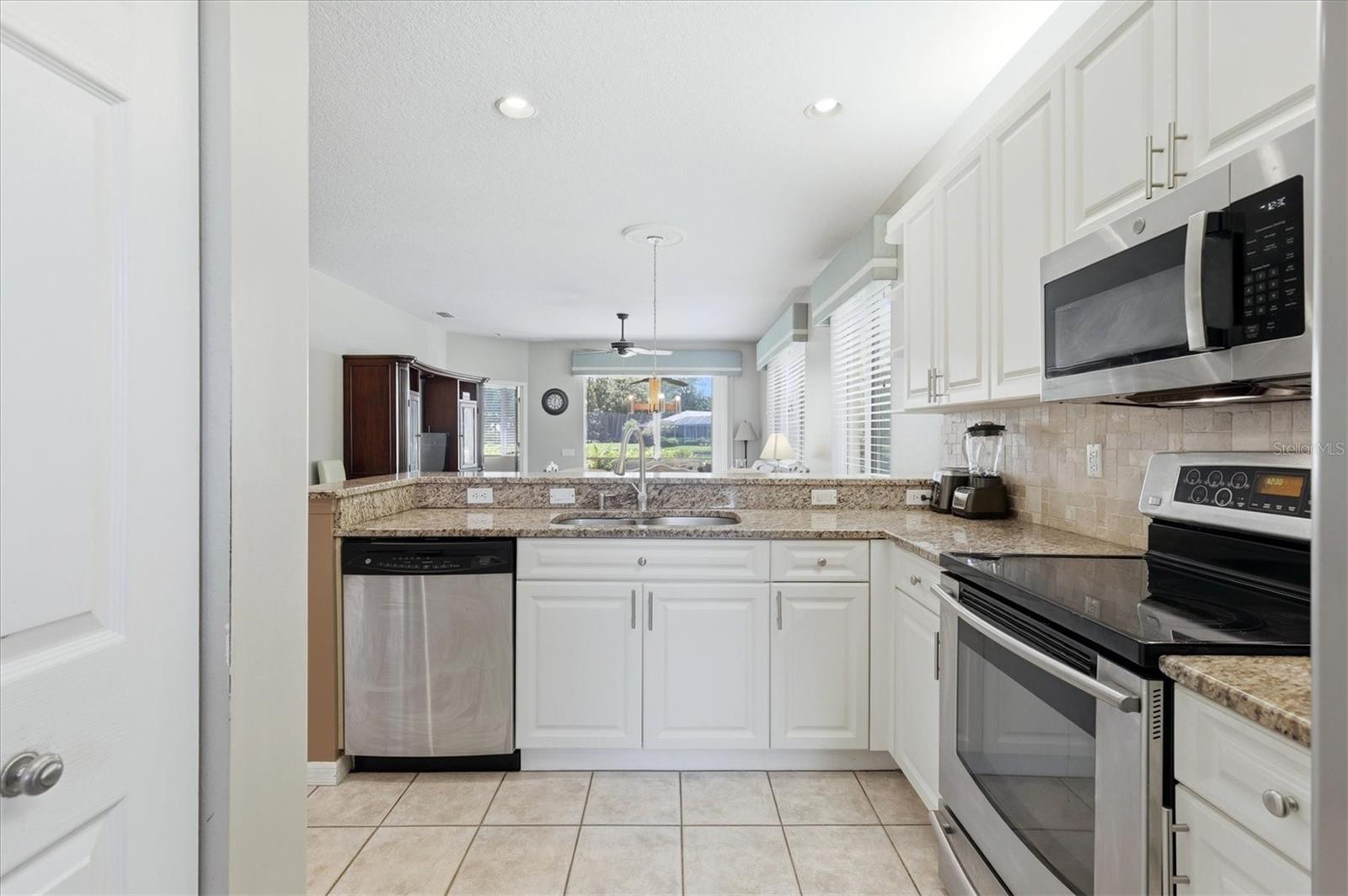 ROSEDALE 8 WESTBURY LAKES - Residential