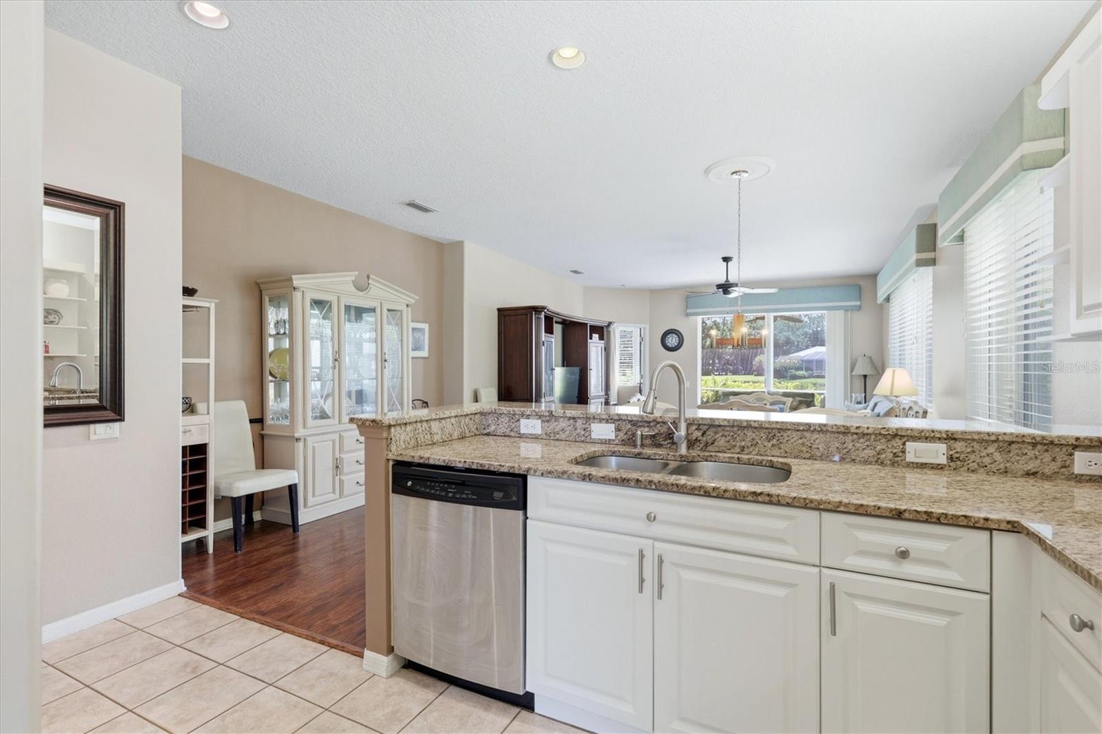 ROSEDALE 8 WESTBURY LAKES - Residential