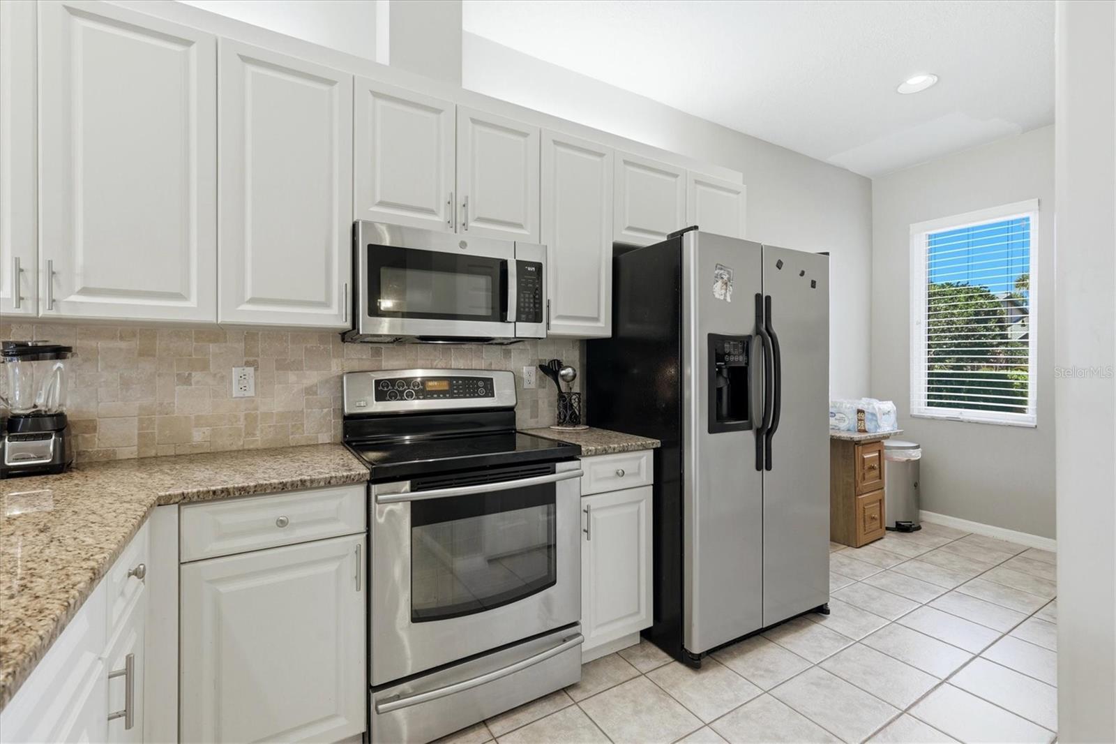 ROSEDALE 8 WESTBURY LAKES - Residential