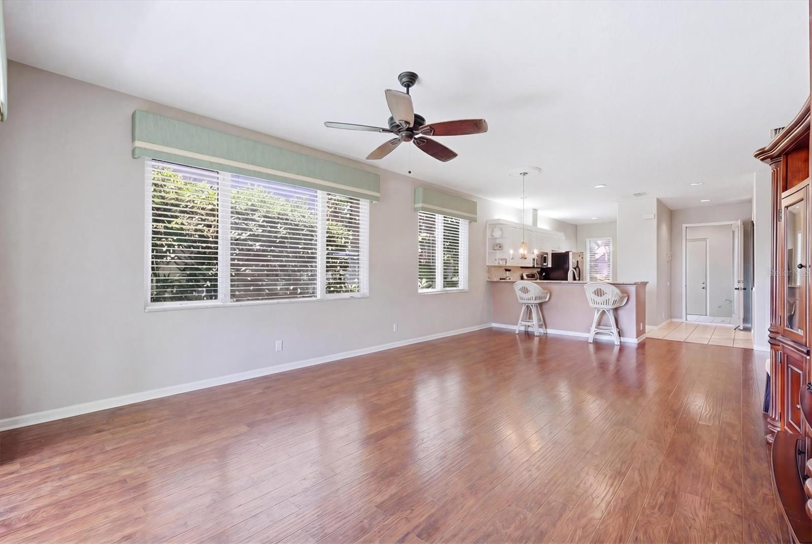 ROSEDALE 8 WESTBURY LAKES - Residential