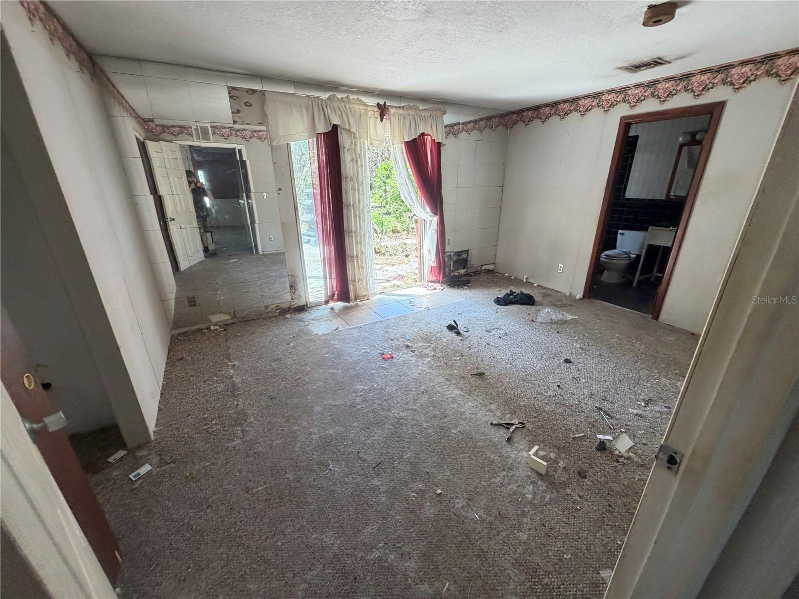 FORT KING ESTATES - Residential