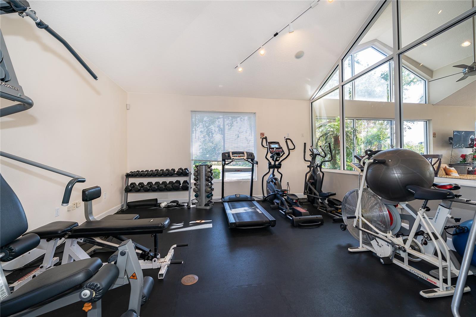 FAIRVIEW GRANDE PH I - Residential