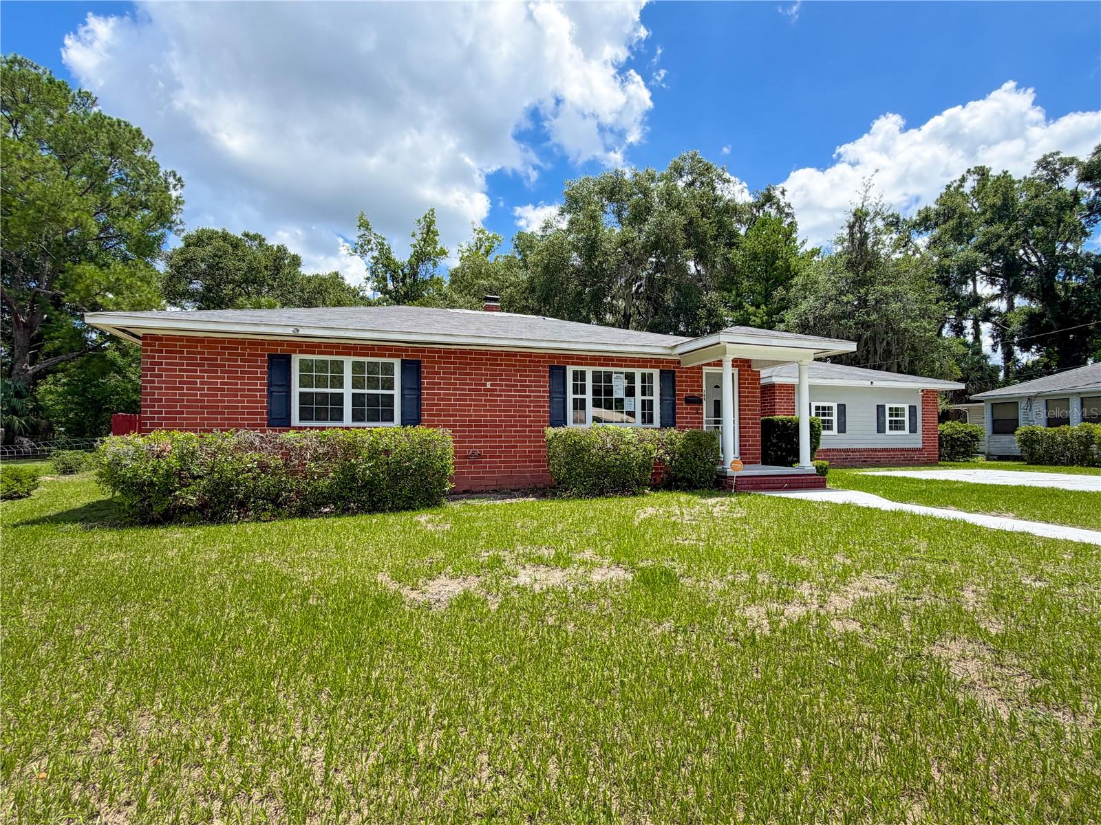 709 NW PALM DRIVE