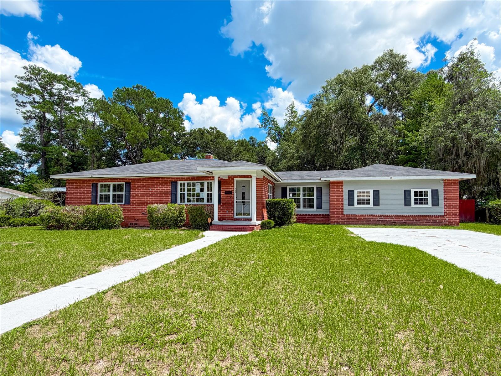 709 NW PALM DRIVE