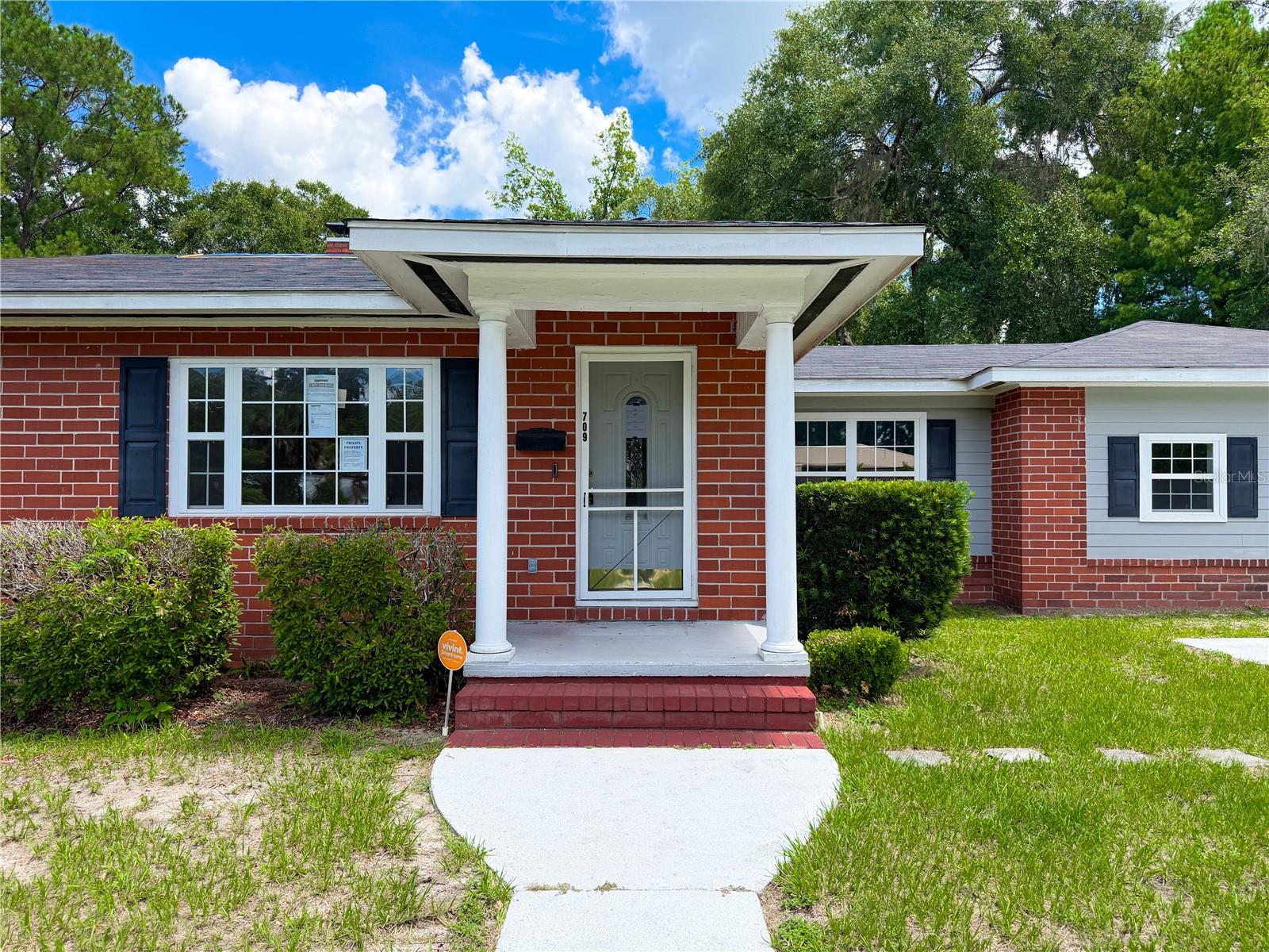 709 NW PALM DRIVE