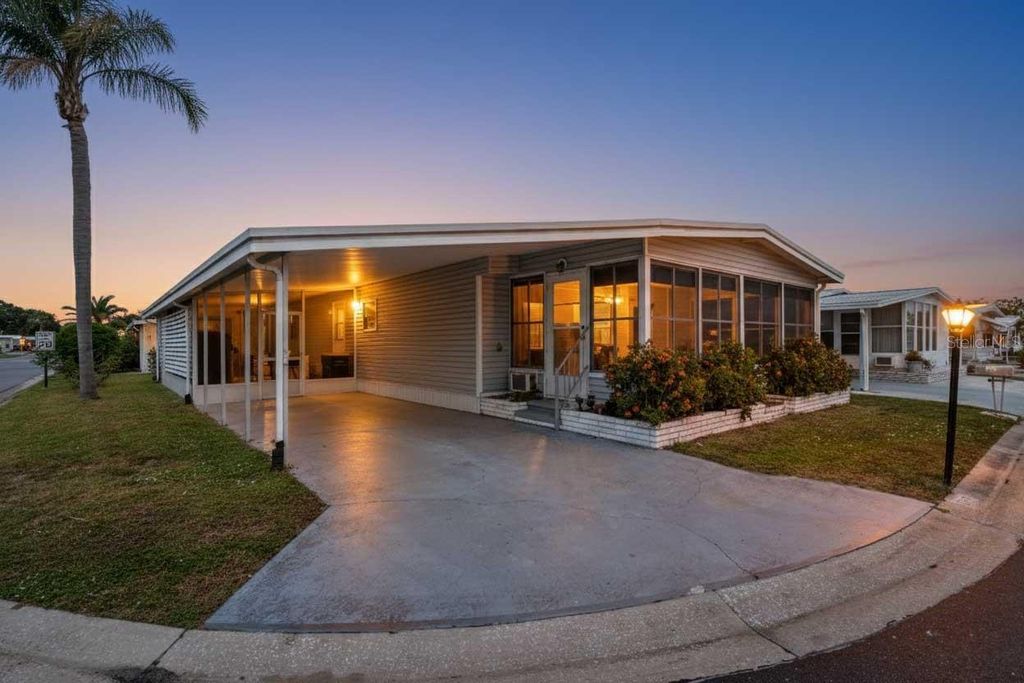 Photo of 3213 Sumac Terrace, Sarasota, FL 34237 (MLS # A4629971)