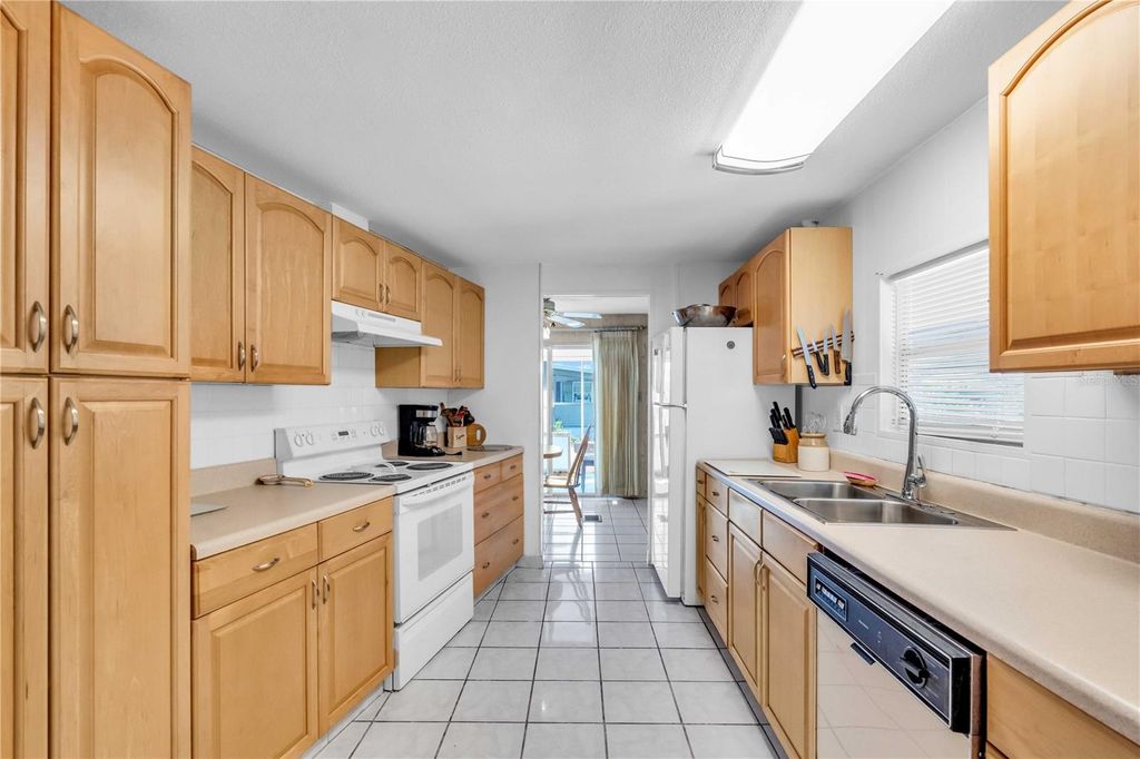 Photo of 3213 Sumac Terrace, Sarasota, FL 34237 (MLS # A4629971)