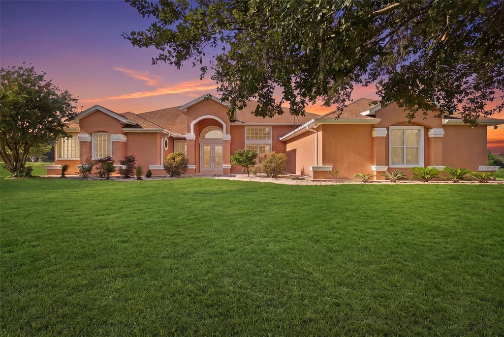 Photo of 2679 NE 108th Lane, Oxford, FL 34484 (MLS # G5118096)