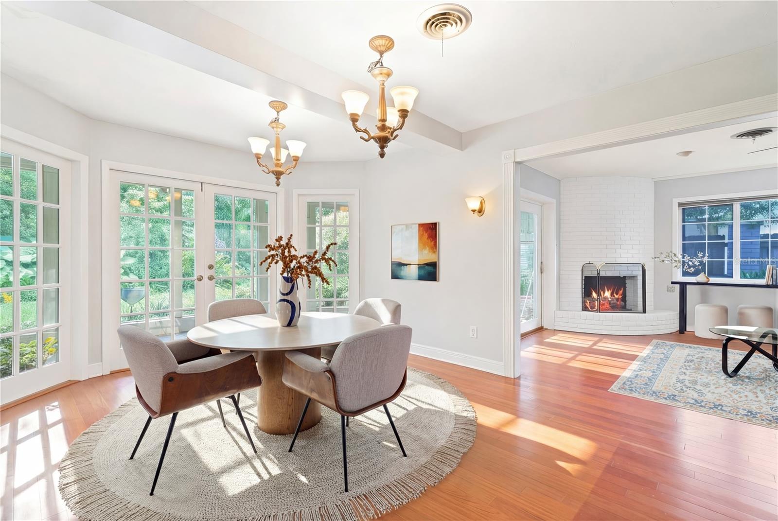 SHULTS & WALKER MANOR - Residential