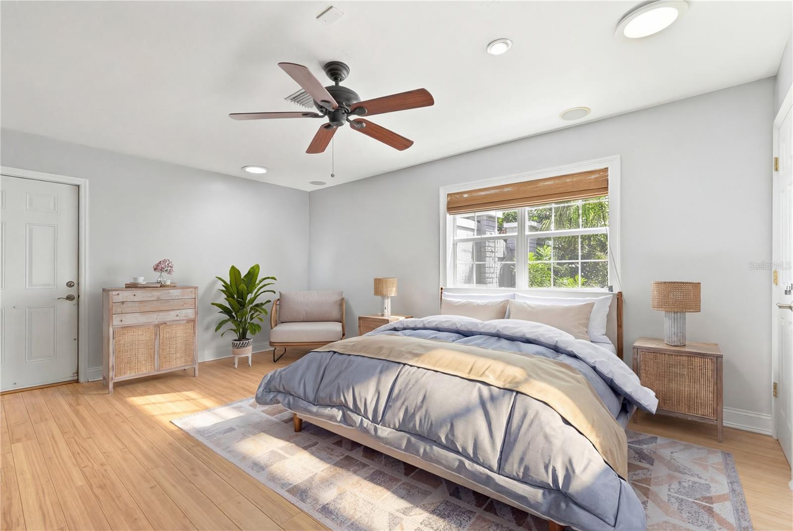 SHULTS & WALKER MANOR - Residential