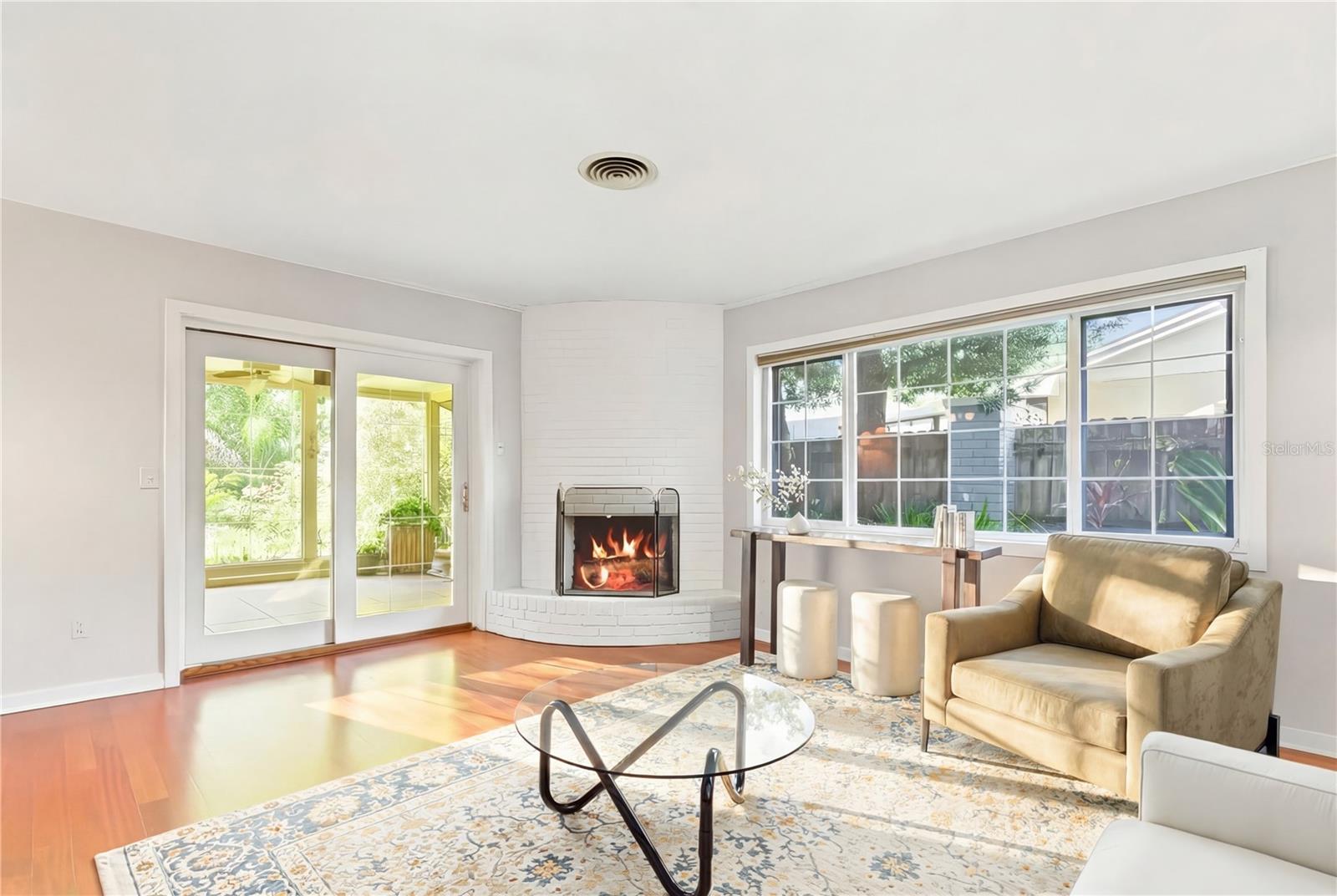 SHULTS & WALKER MANOR - Residential