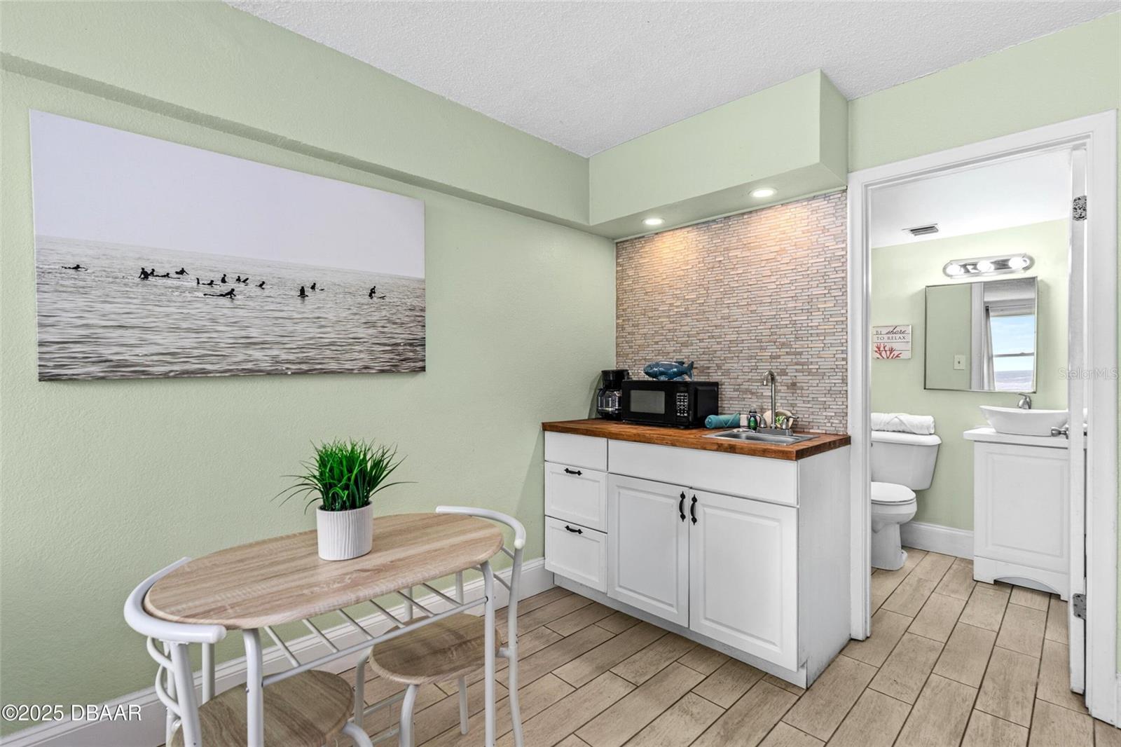 HAWAIIAN INN LC - Residential