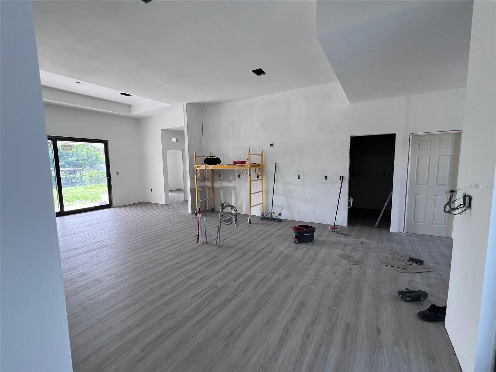 Photo 7 of 11 of 660 S ZAMBRIA STREET house