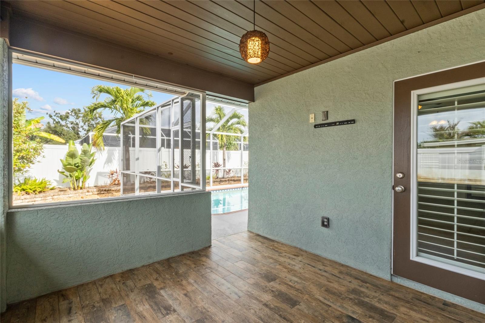 VILLAGE GREEN OF BRADENTON UN F - Residential