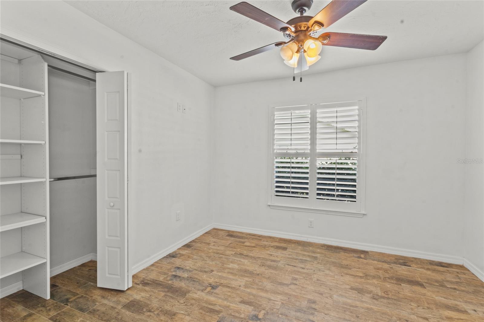 VILLAGE GREEN OF BRADENTON UN F - Residential