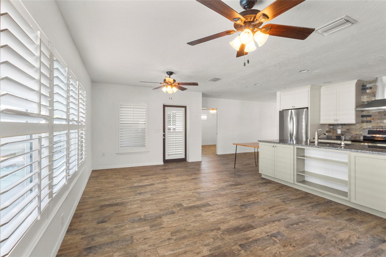 VILLAGE GREEN OF BRADENTON UN F - Residential