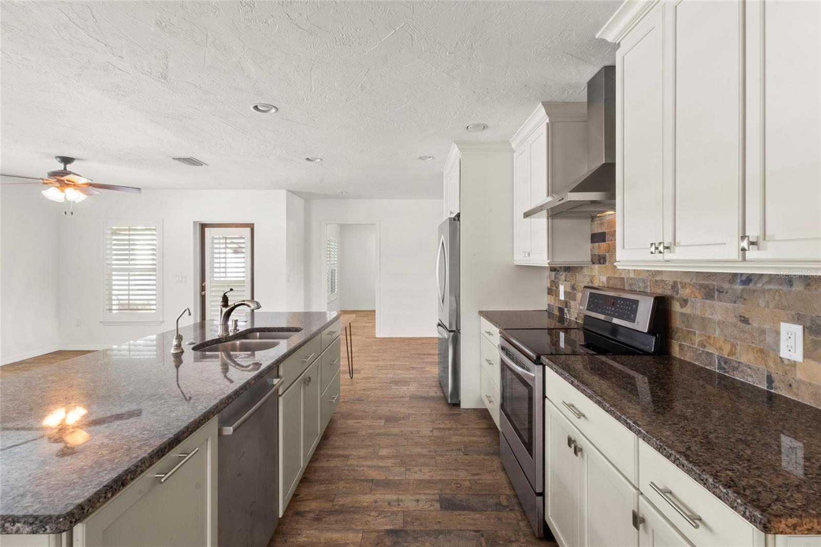 VILLAGE GREEN OF BRADENTON UN F - Residential