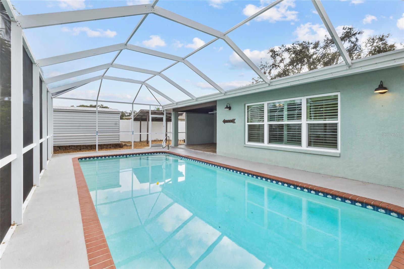 VILLAGE GREEN OF BRADENTON UN F - Residential