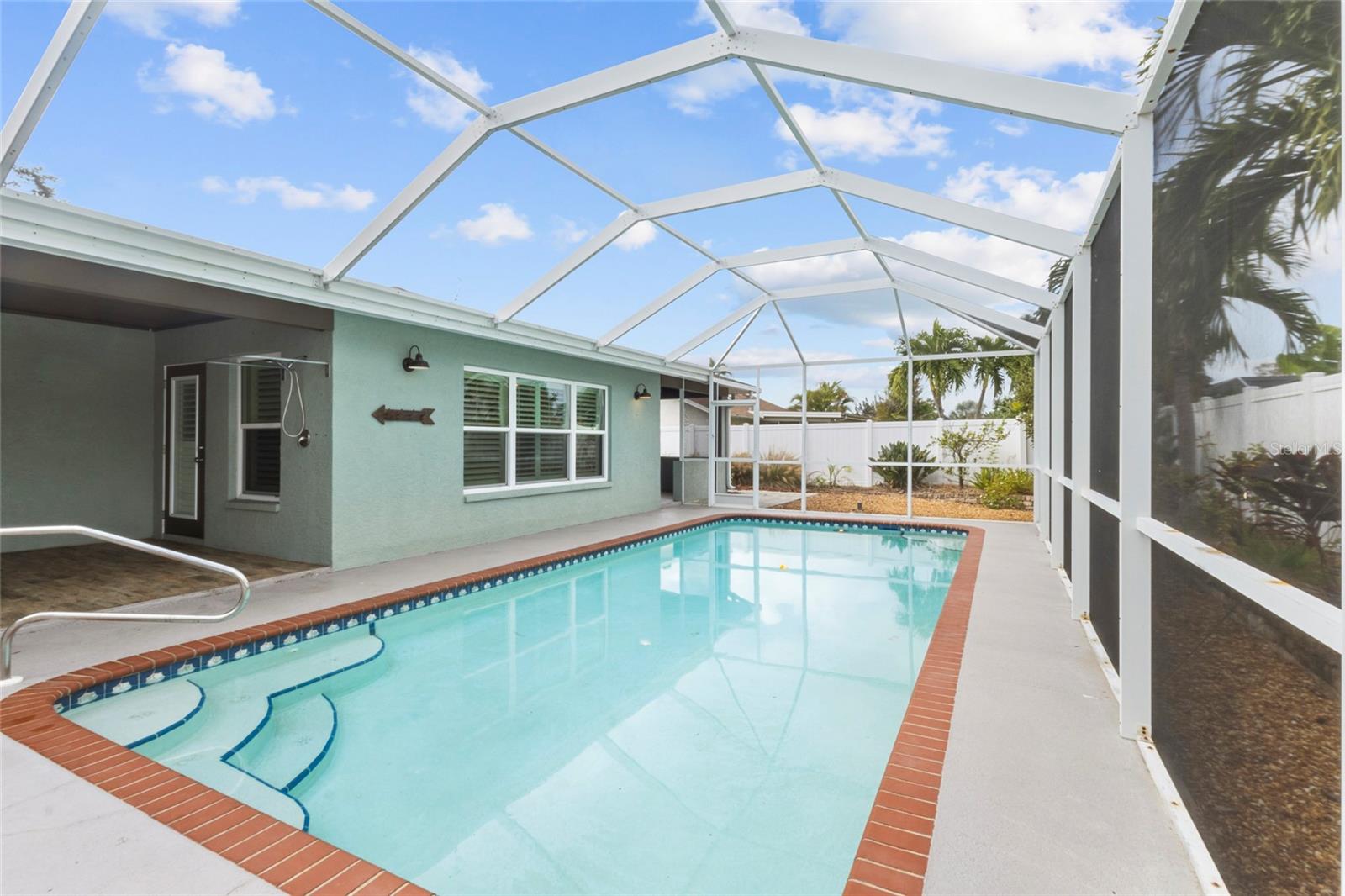 VILLAGE GREEN OF BRADENTON UN F - Residential