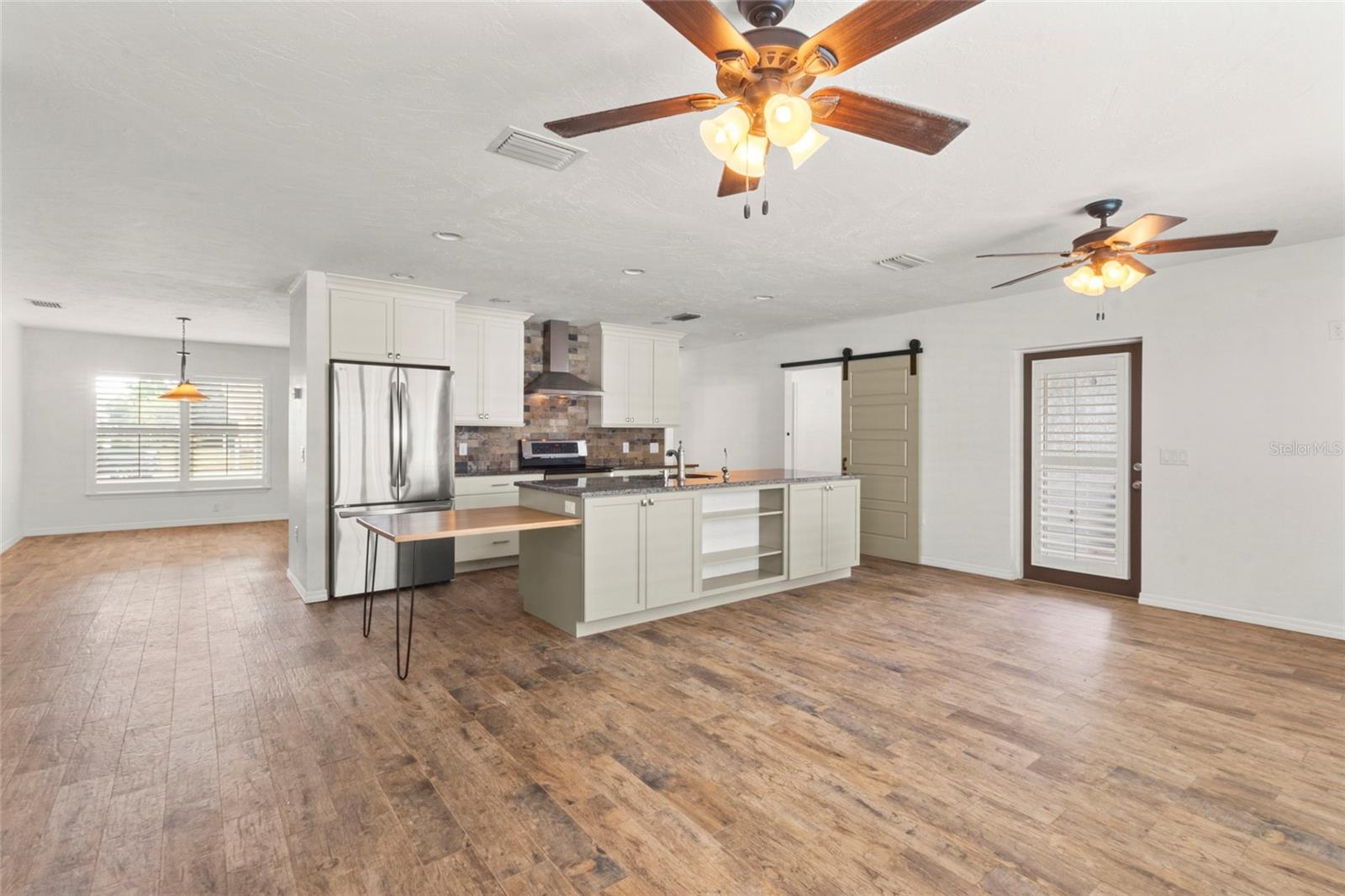 VILLAGE GREEN OF BRADENTON UN F - Residential