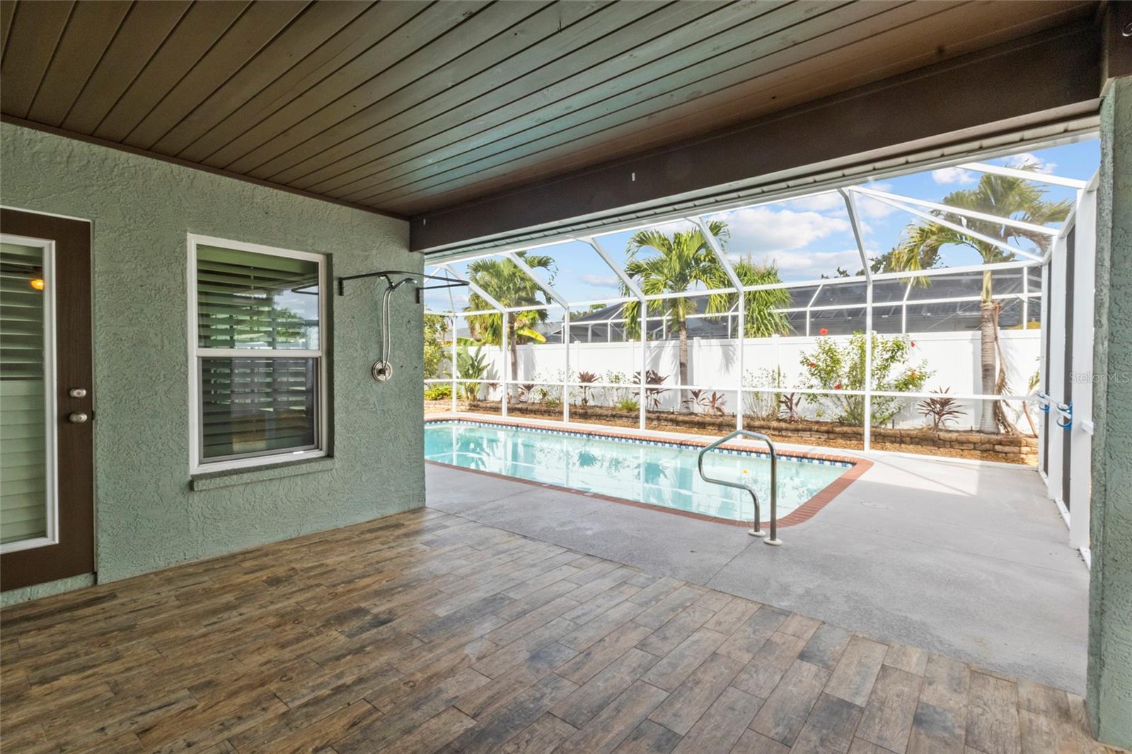 VILLAGE GREEN OF BRADENTON UN F - Residential